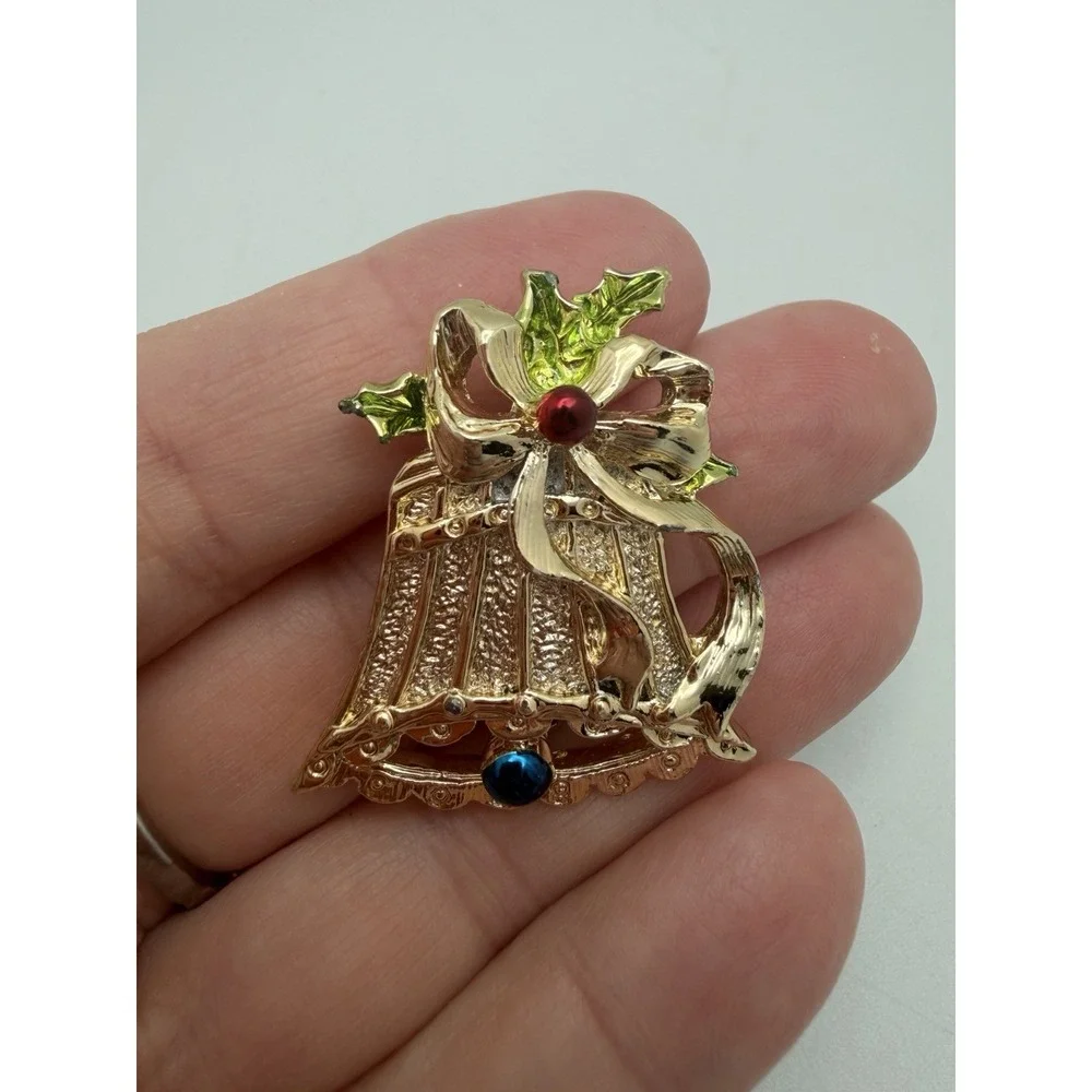 Vintage Steven Marc 1987‎ Holiday Bell Motif Brooch Enamel Gold Tone 1.5